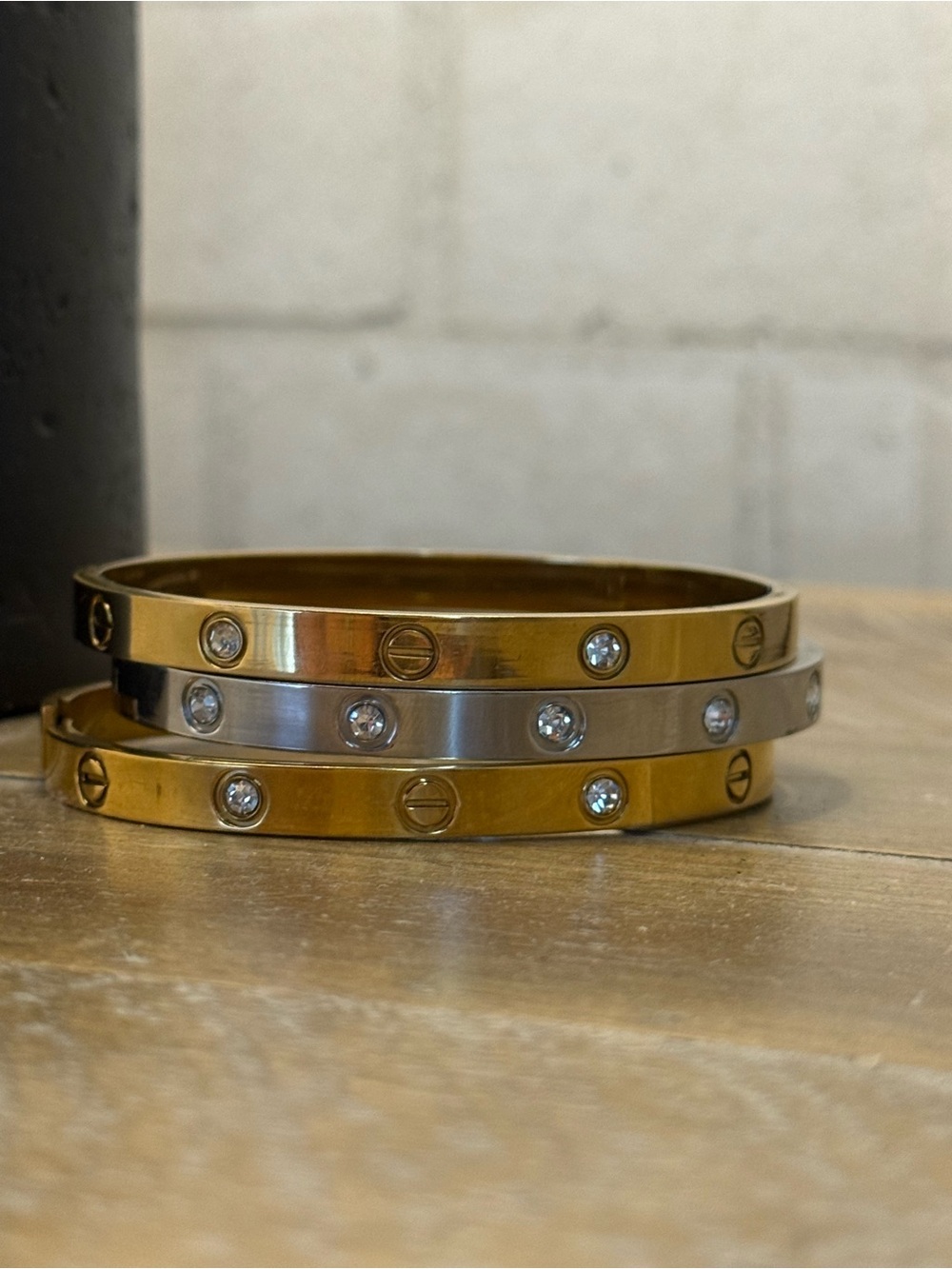 Gold and Silverw women’s Screw-Detail Bangle Set
